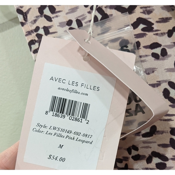 🆕 Avec Les Filles Sleeveless Print Top in Les Filles Pink Leopard Medium - Picture 8 of 8